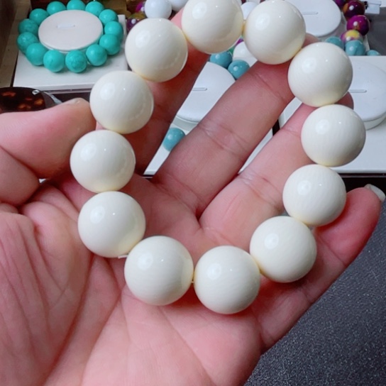 短毛卡2.0白色手串