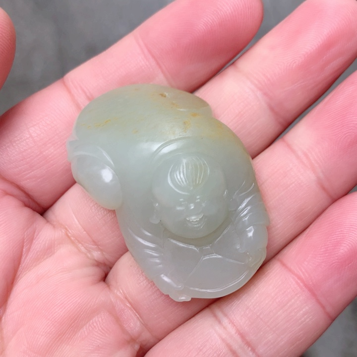 颈饰未镶嵌透闪石质玉