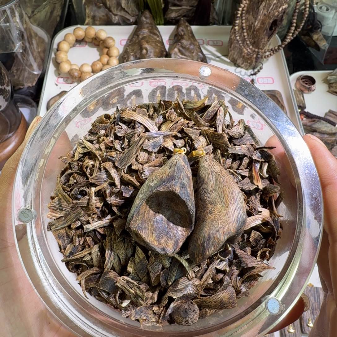 北***星奇楠沉香树丁小吊坠