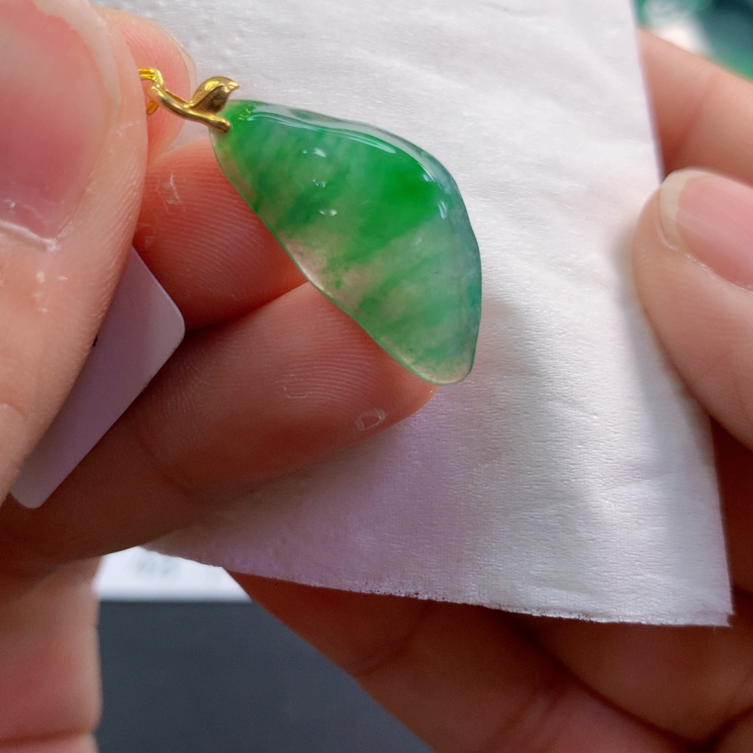 【闪购商品】翡翠吊坠(不含链)未镶嵌