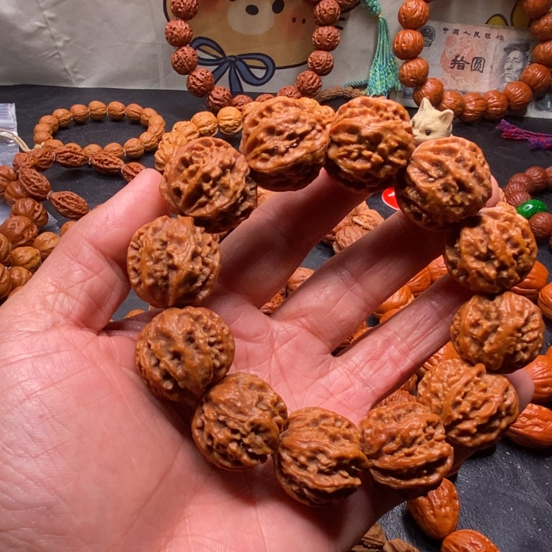 文玩核桃手串肉球