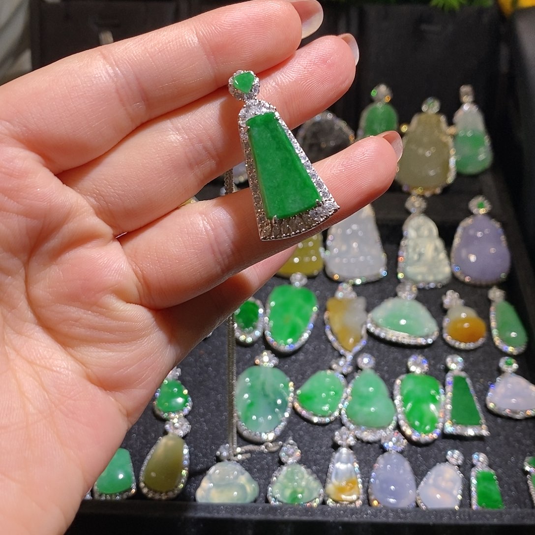 颈饰银S925镶嵌翡翠天然翡翠