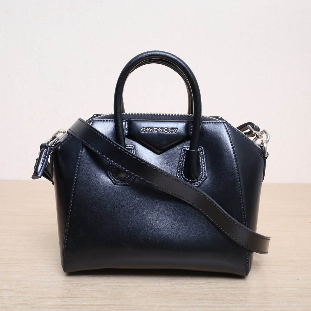 95新 Givenchy/纪梵希 小花攀攀钻石包 Mini 22 黑色 肩包