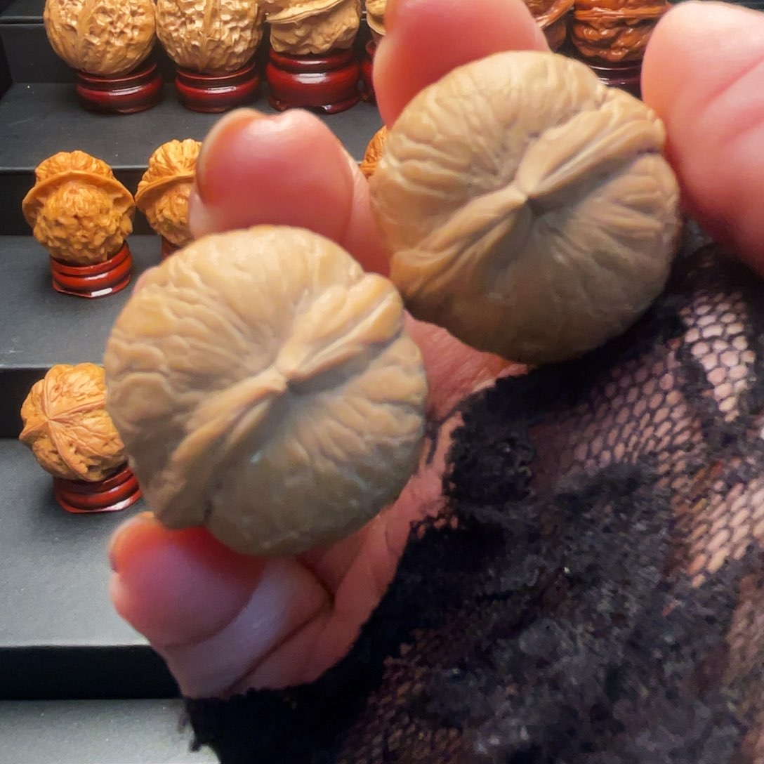 文玩核桃吊坠蛇皮球