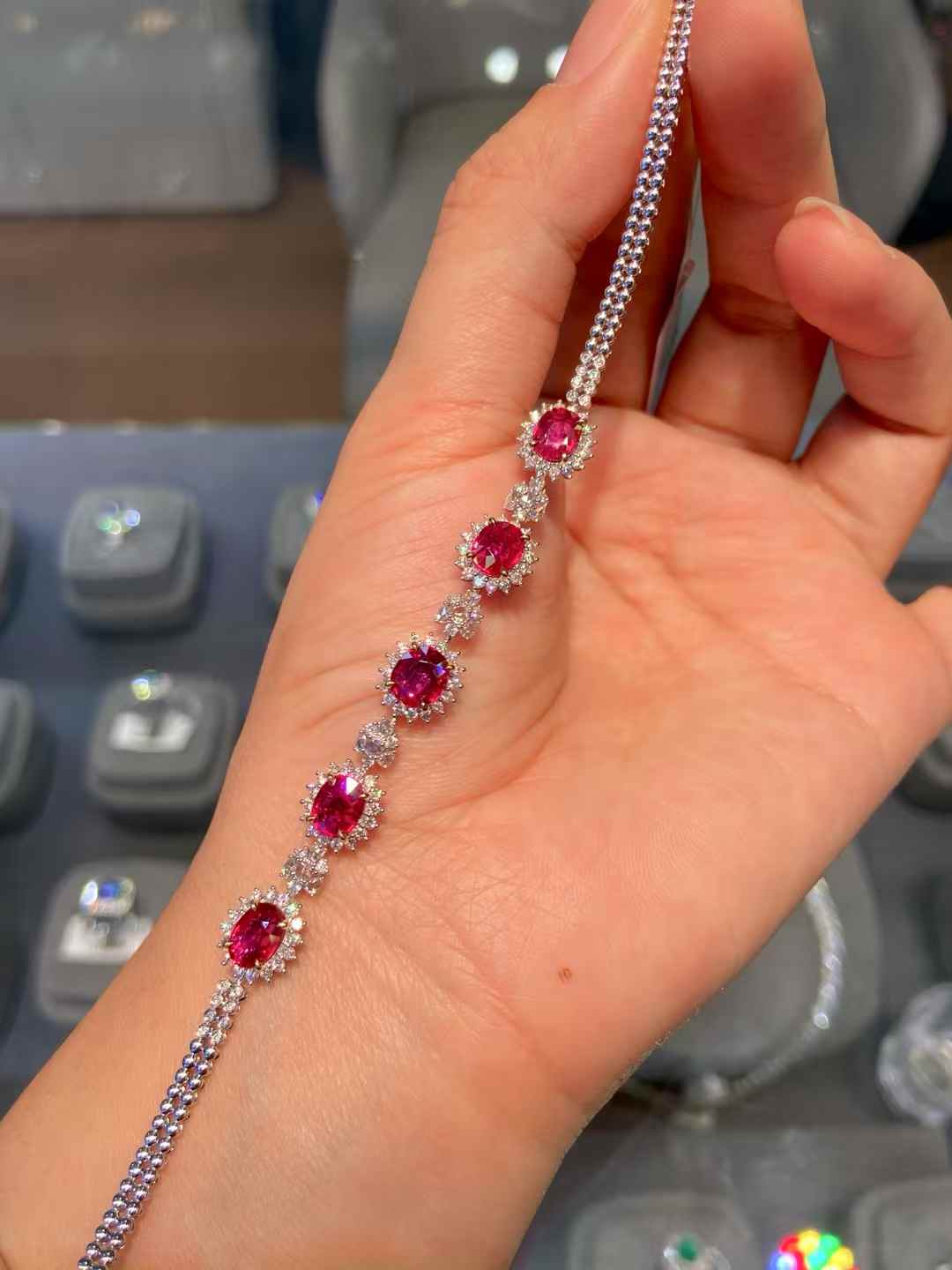 18K金红宝石手链，主石：4.22克拉-sl478829