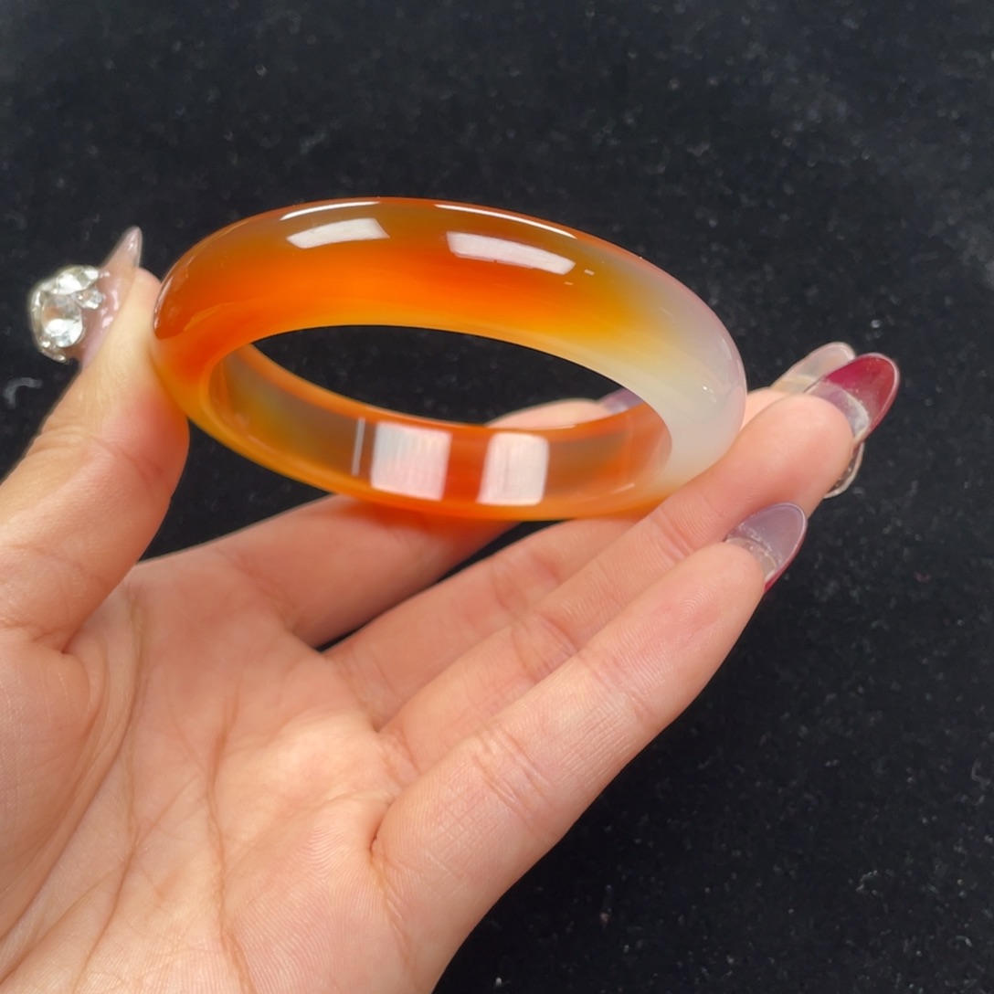 玛瑙/玉髓手镯未镶嵌