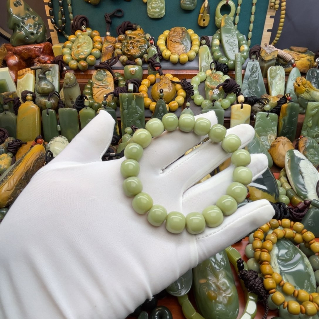 七***界岫岩老玉（透闪石质玉）未镶嵌手链