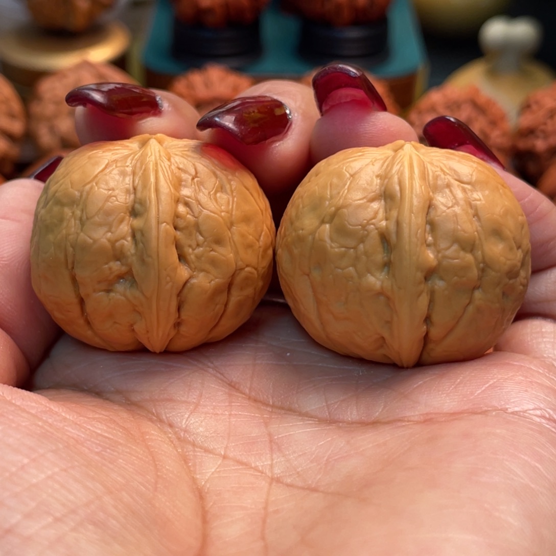 把件文玩核桃蛇皮球