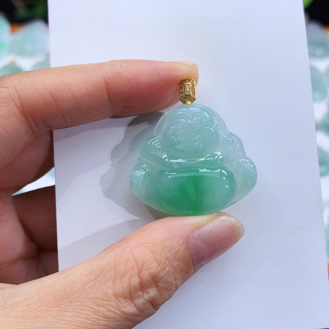 翡翠18K金镶嵌颈饰翡翠吊坠