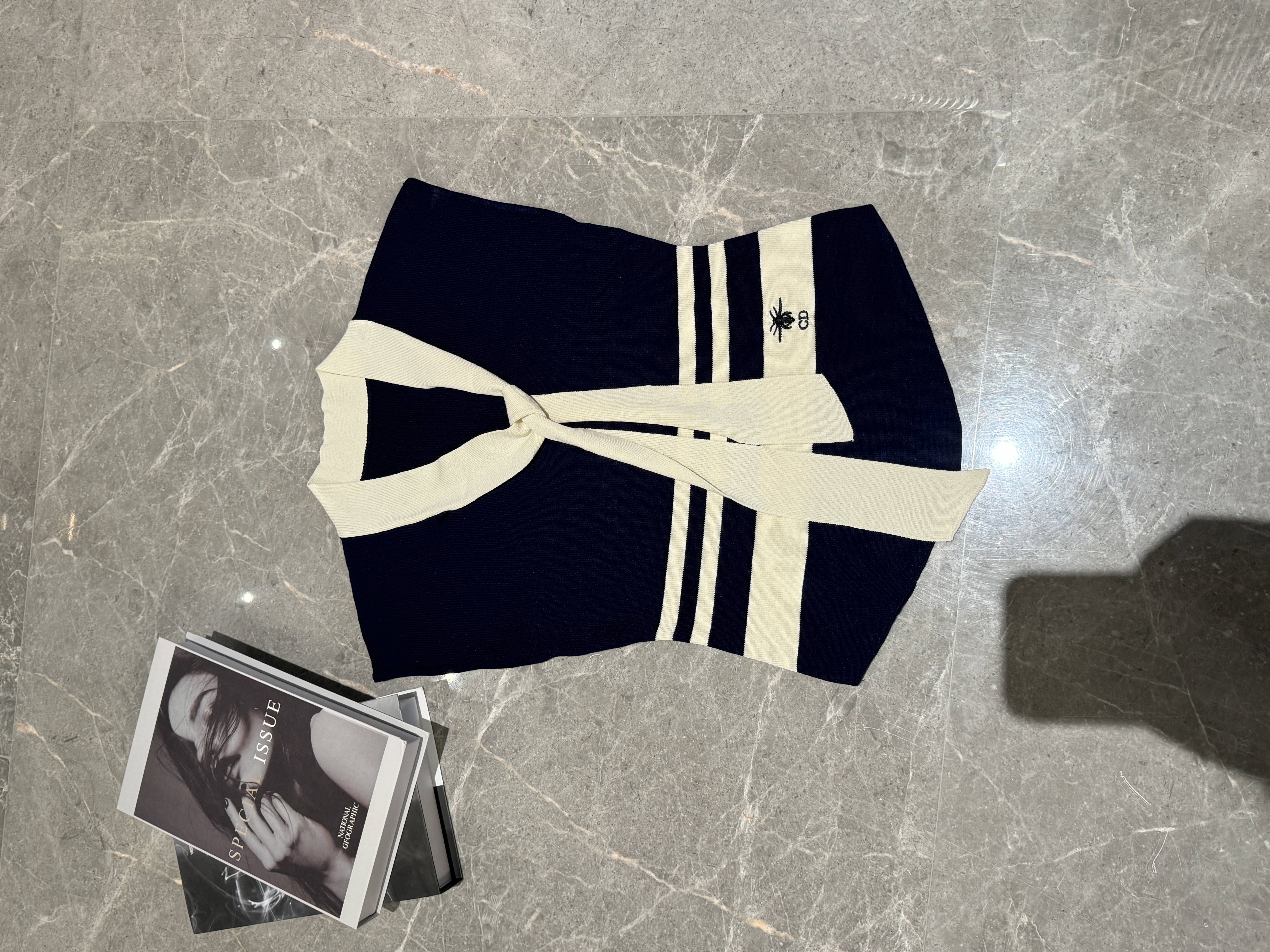 亿蒽 法式披肩冰丝针织衫修身显瘦条纹休闲无袖上衣202572121A