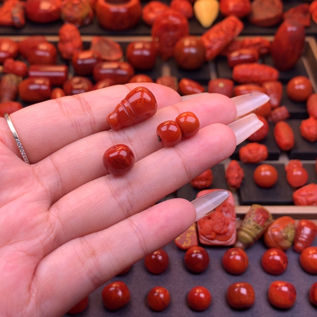 南红玛瑙足铂镶嵌川料原矿套装