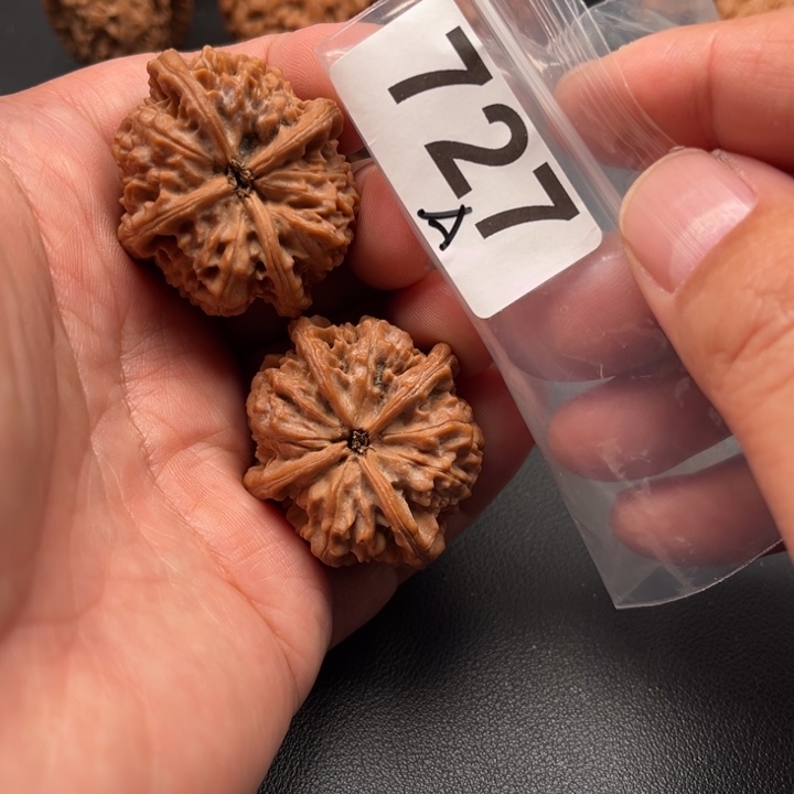 桃核把件玉溪正四棱41