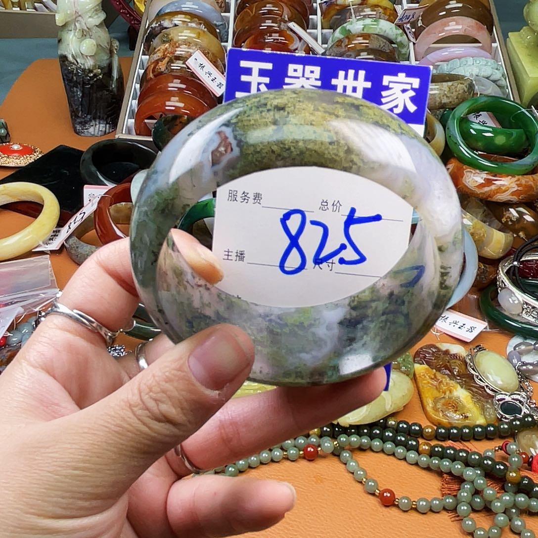 石英质玉颈饰未镶嵌