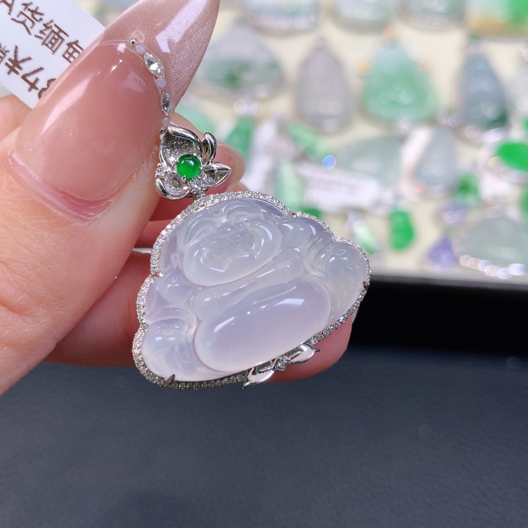 翡翠18K金镶嵌颈饰