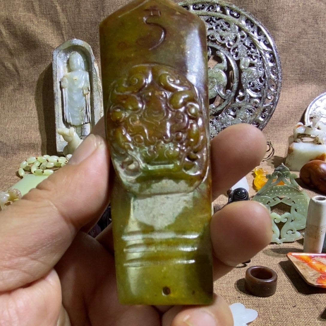 和田玉（糖玉）未镶嵌挂件