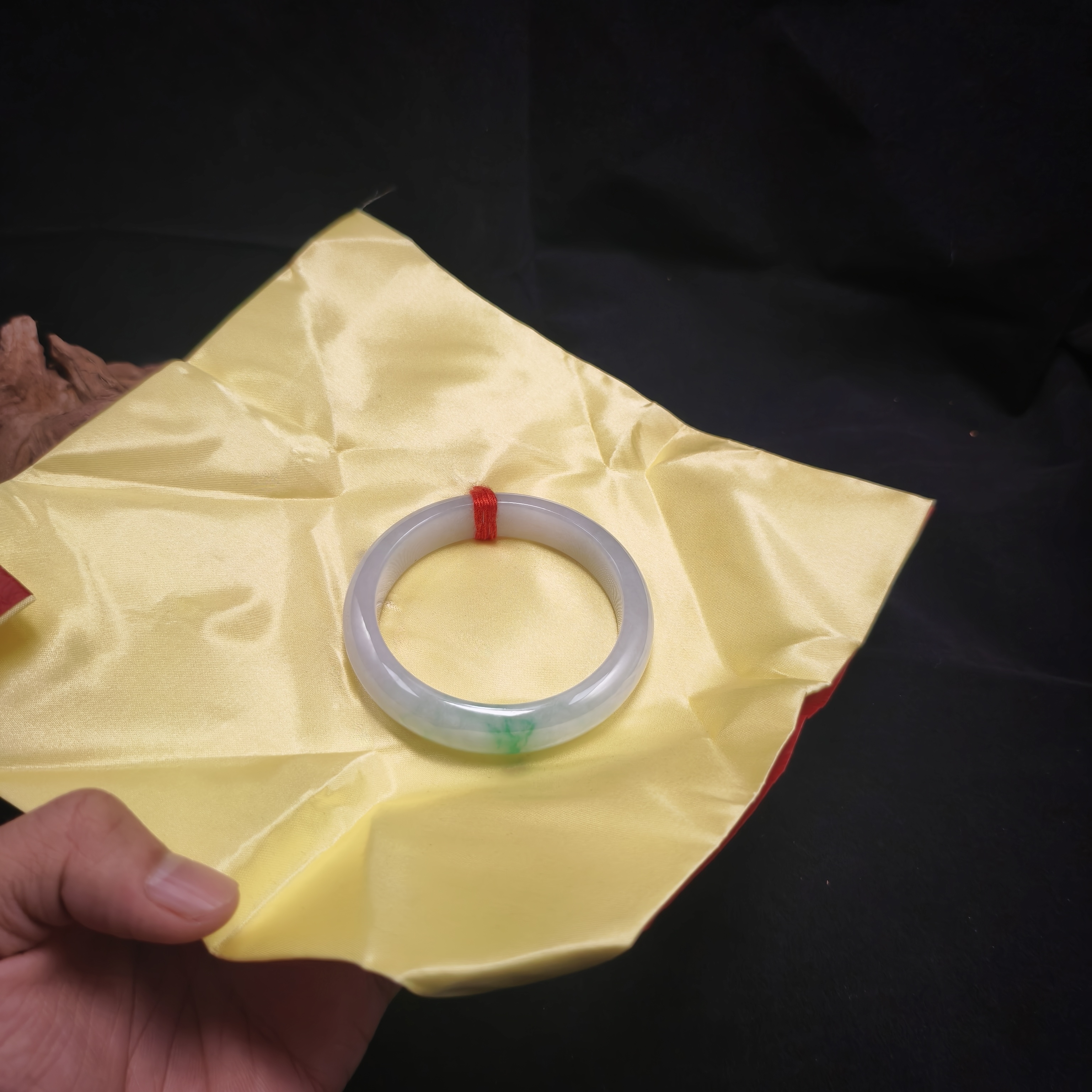 天然缅甸翡翠A货春带彩阳绿飘花手镯58.2圈镯子冰透