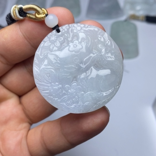翡翠未镶嵌颈饰翡翠