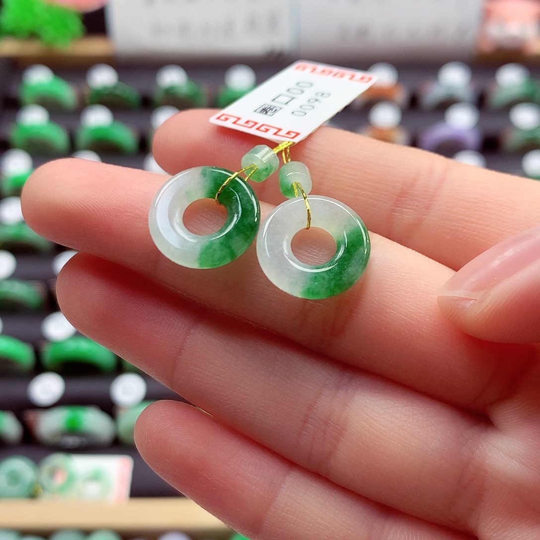 翡翠未镶嵌戒指甜甜圈一对