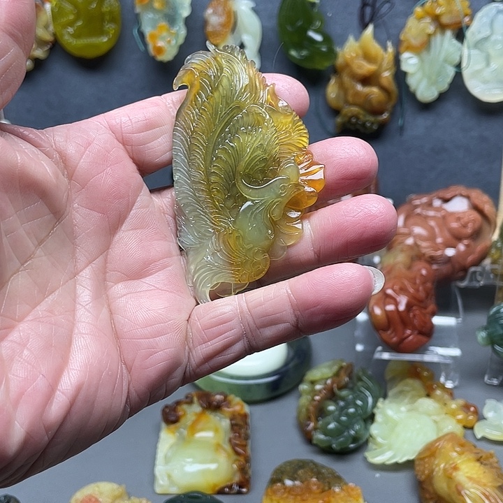 蛇纹石玉未镶嵌挂件