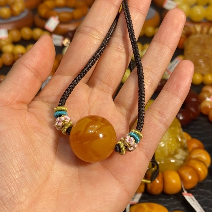 琥珀颈饰未镶嵌蜜蜡