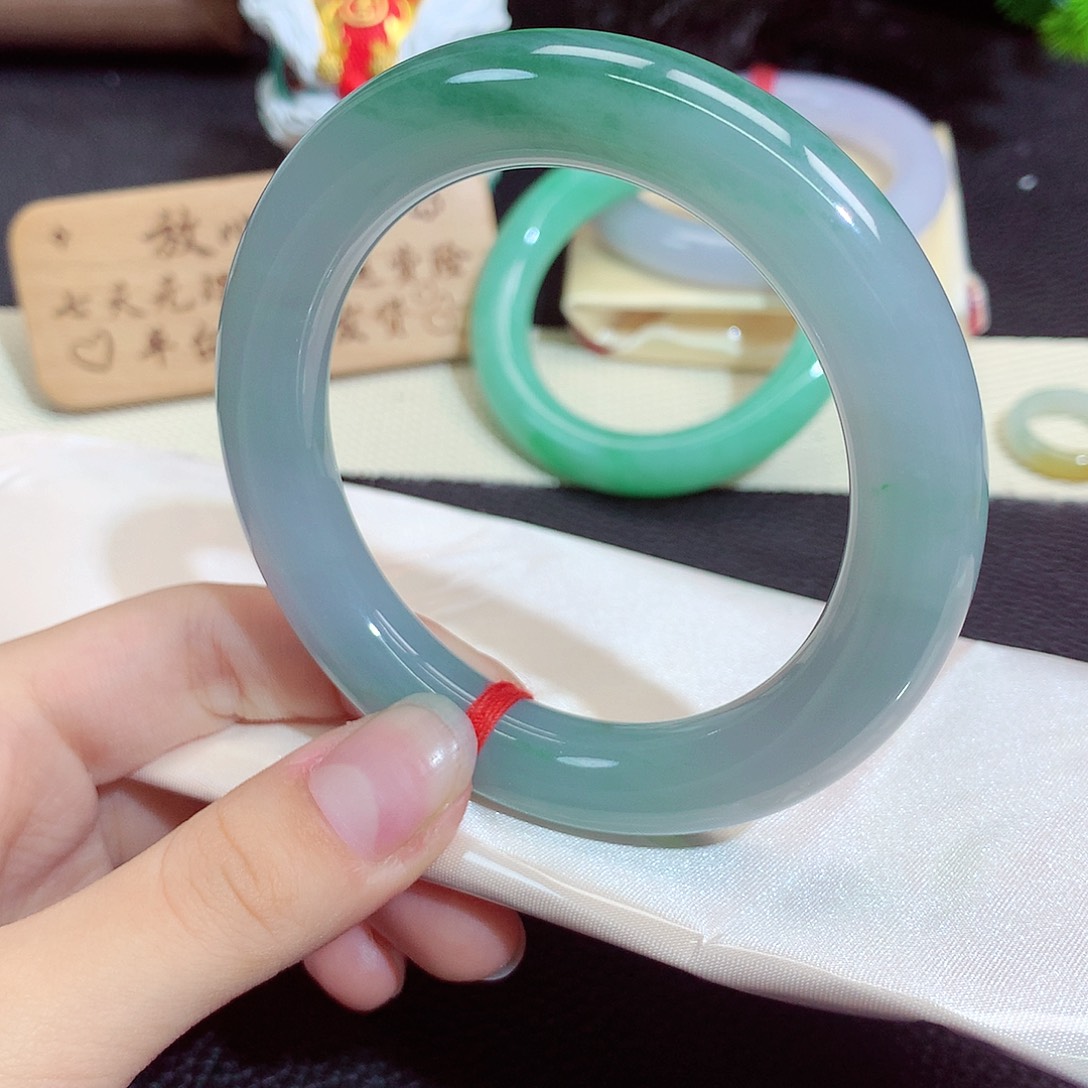 翡翠未镶嵌手镯122905