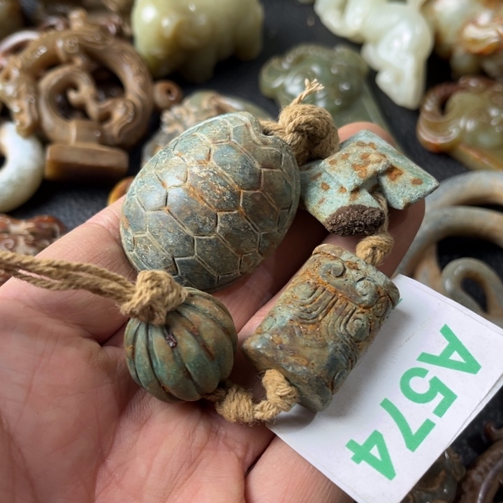 和田玉颈饰未镶嵌