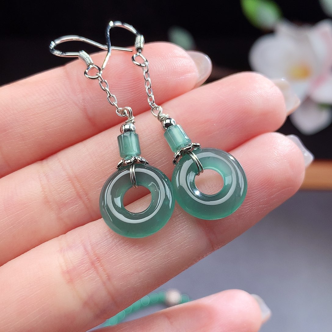 翡翠手镯（圆镯）未镶嵌