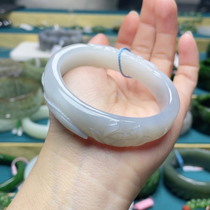 和田玉手镯56圈口 编号36贵妃镯未镶嵌