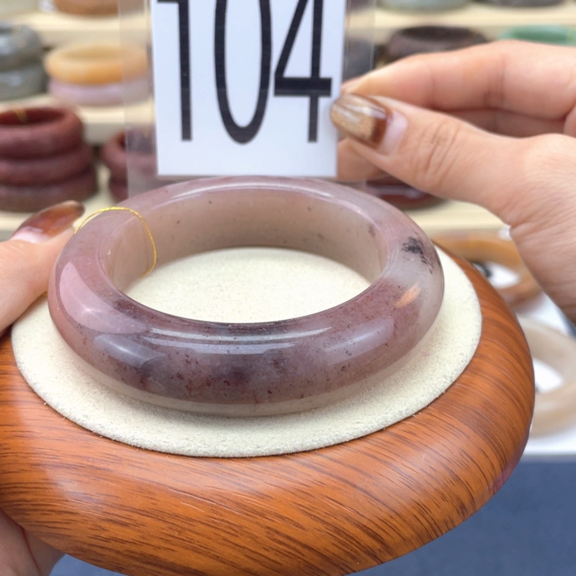 【闪购商品】石英质玉手镯未镶嵌