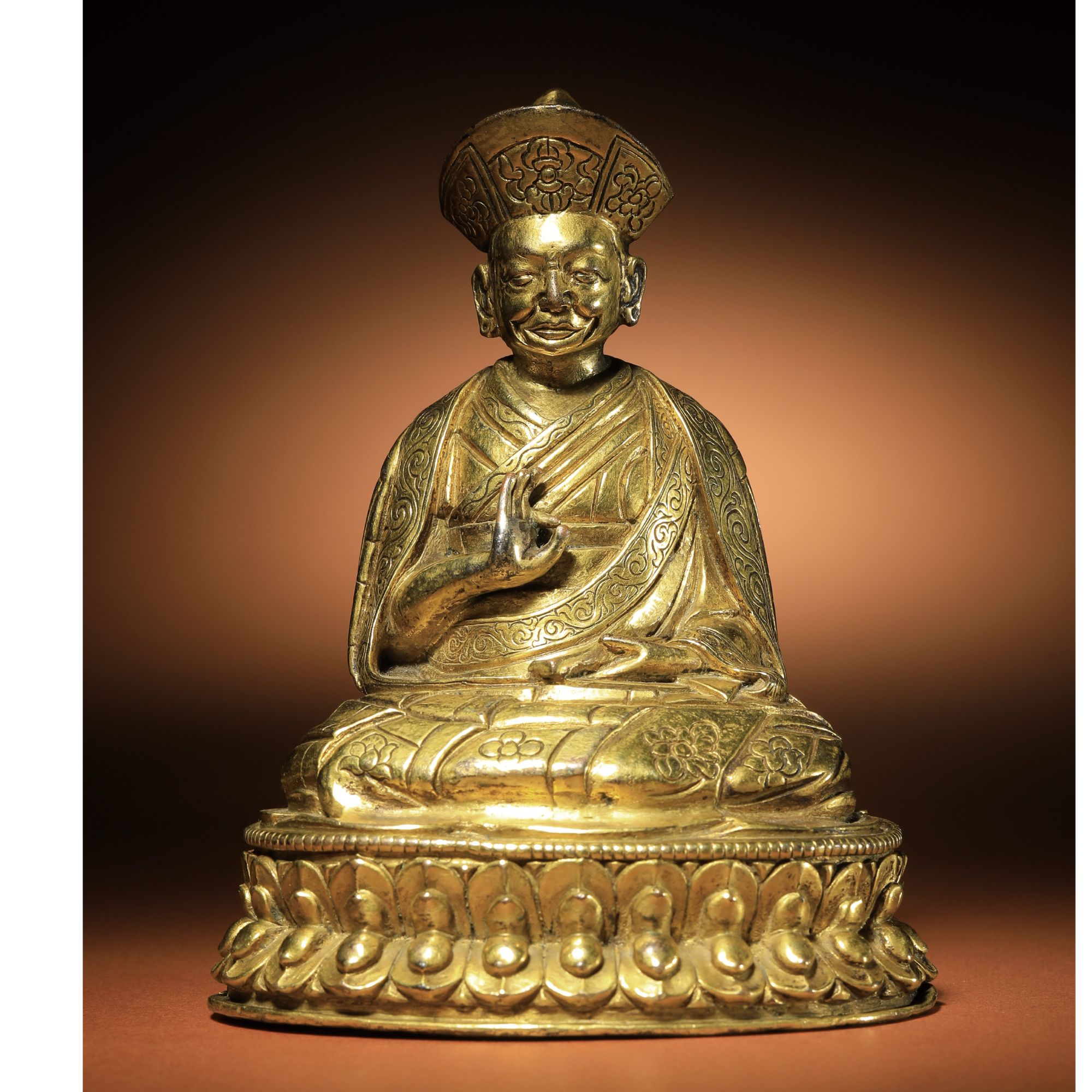 清早期 铜鎏金噶举派上师坐像