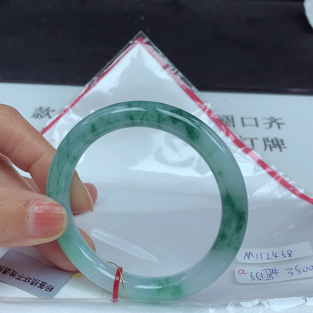 翡翠手镯未镶嵌55圈2458