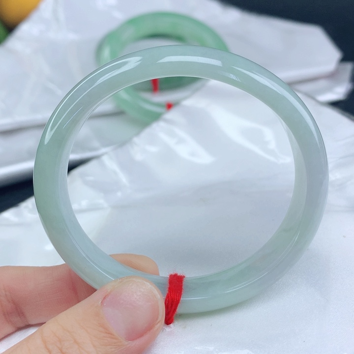 翡翠手镯未镶嵌a****0贵妃57