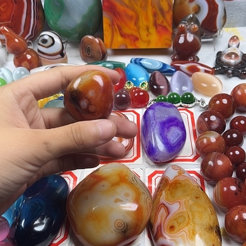 玛瑙/玉髓耳环未镶嵌