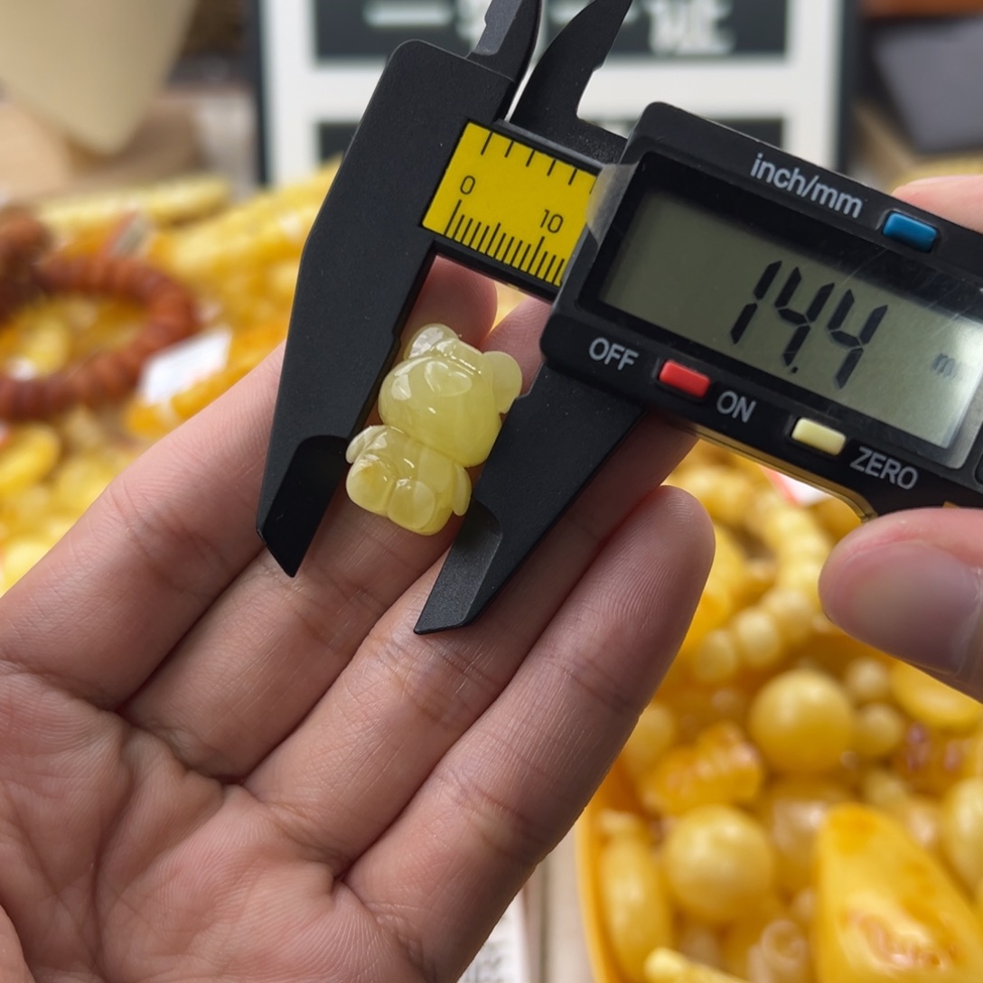 琥珀珠宝奇石未镶嵌