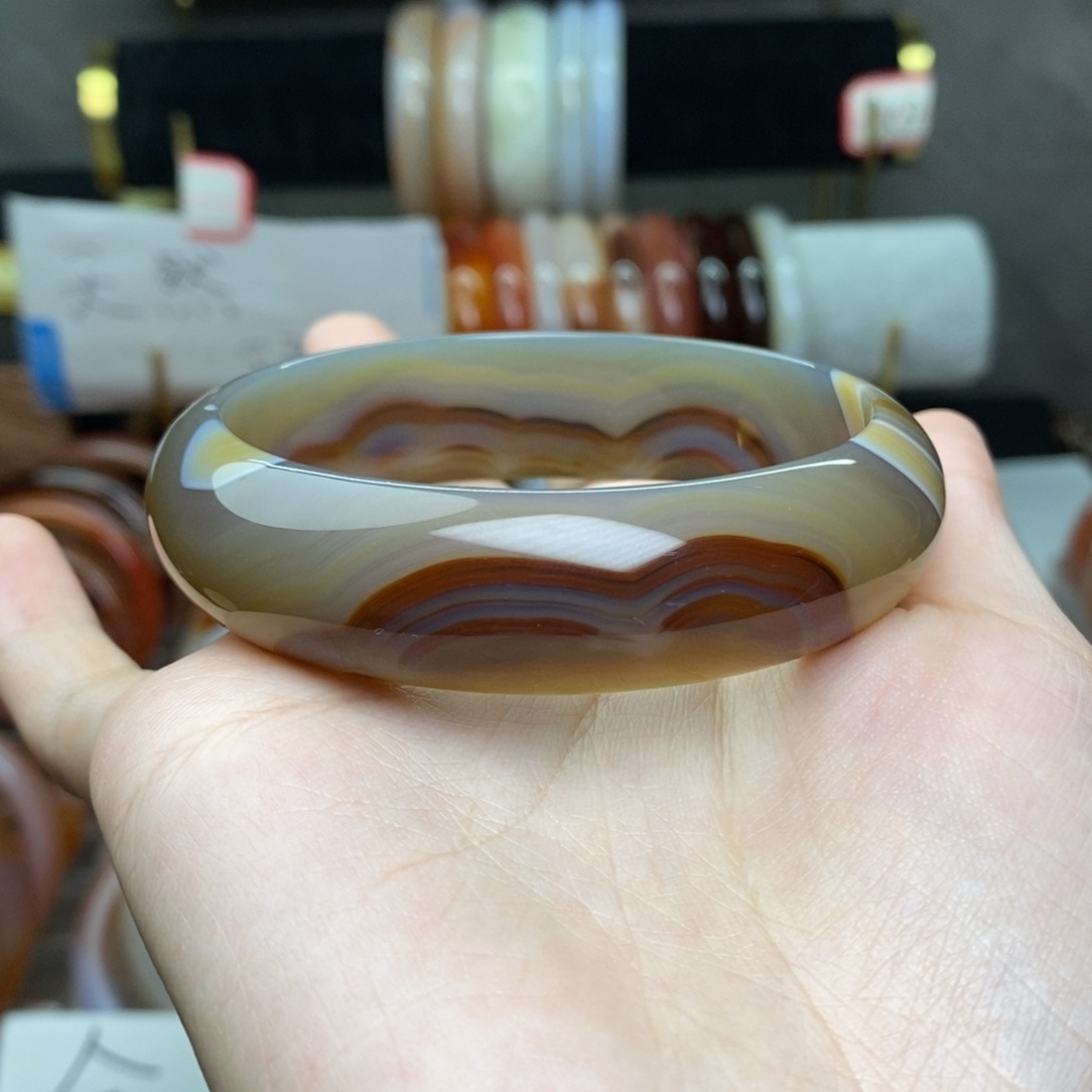 玛瑙/玉髓手镯未镶嵌宛*