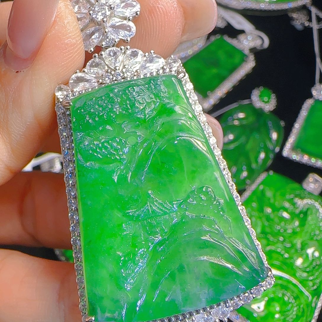 翡翠吊坠(赠链)银S925镶嵌