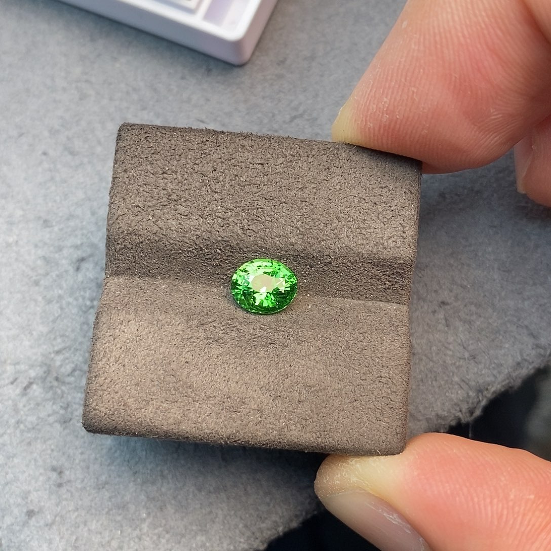石榴石（沙弗莱）珠宝半成品未镶嵌1.15ct 卡扎尼