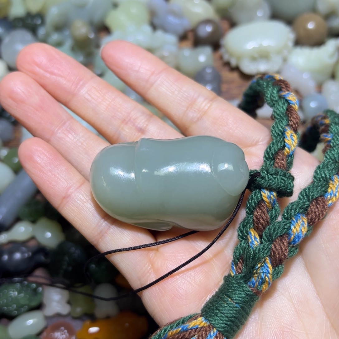 和田玉未镶嵌珠宝半成品