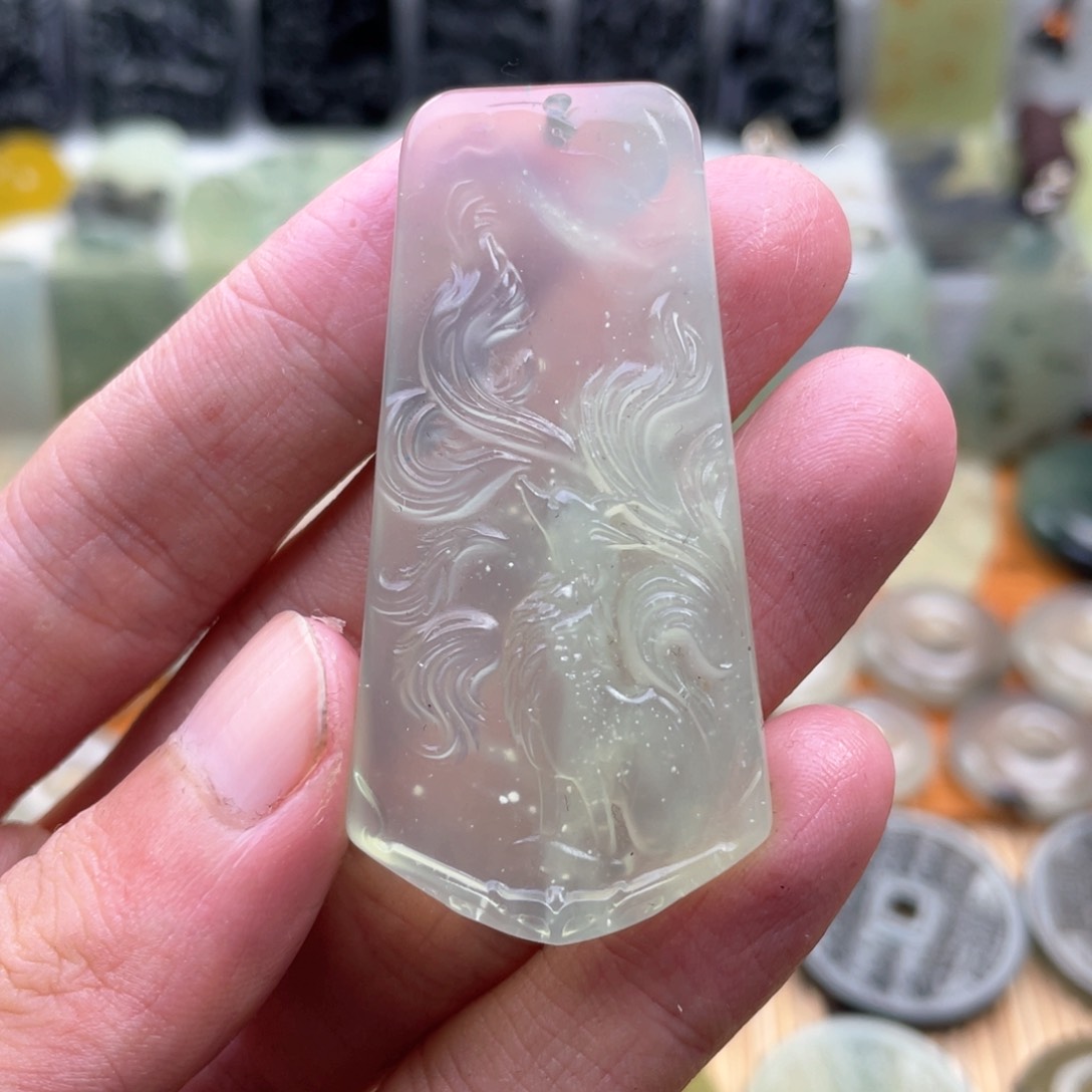 蛇纹石玉颈饰未镶嵌