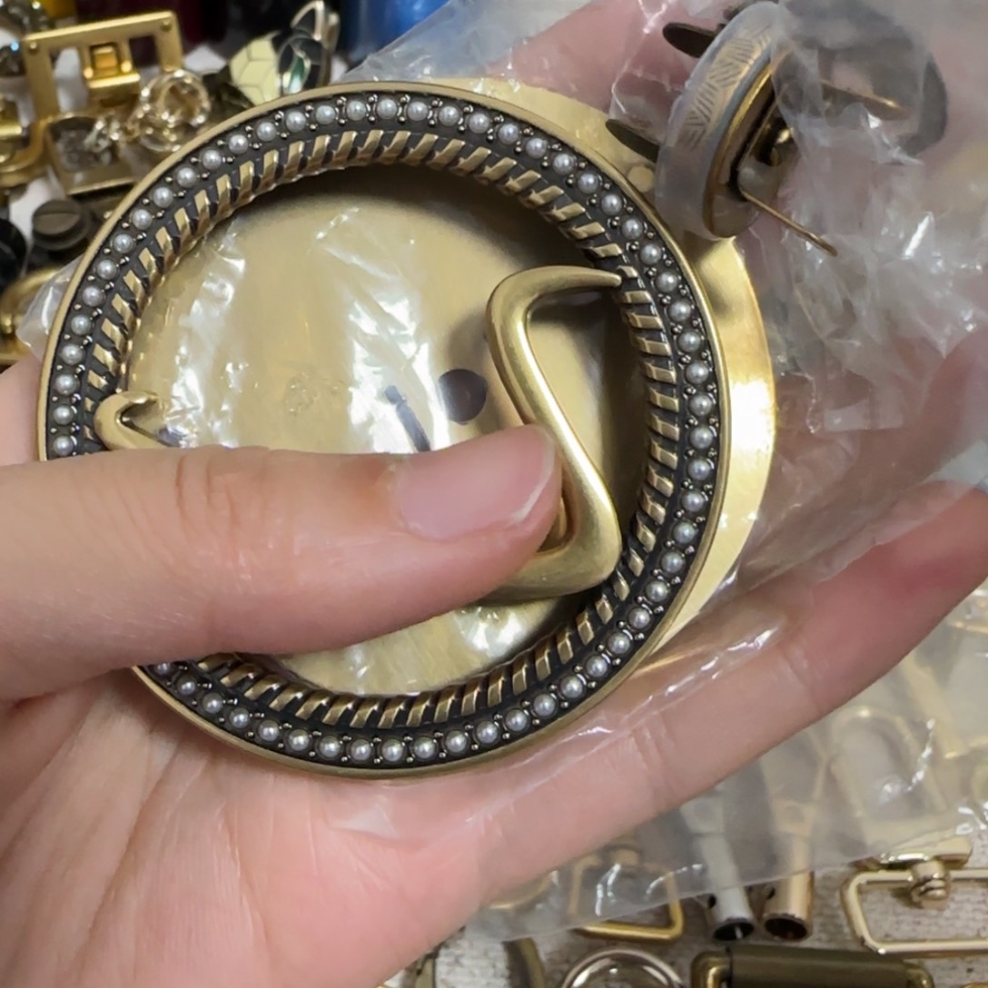 磁吸包锁15元2个.