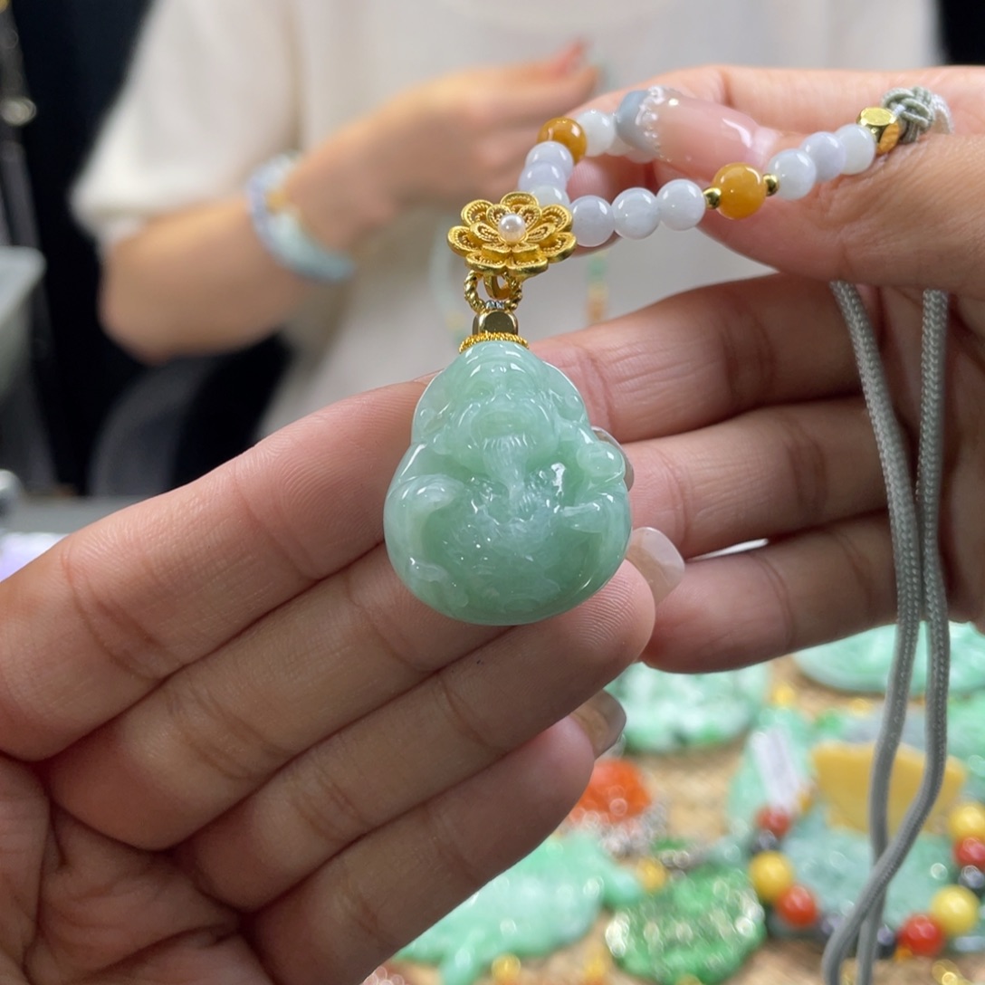 翡翠未镶嵌颈饰代编织