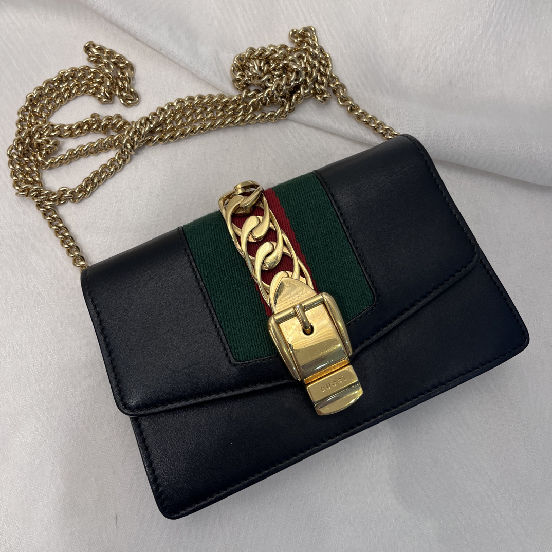 95新 GUCCI/古驰 古驰黑金塞尔维亚中号迷你斜挎包单肩