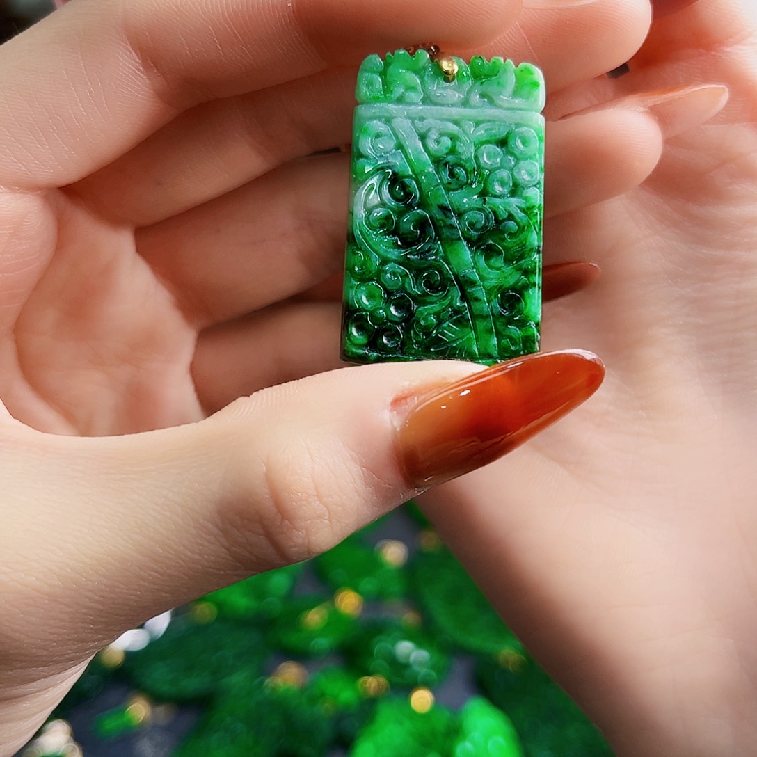 颈饰银S925镶嵌翡翠多样性