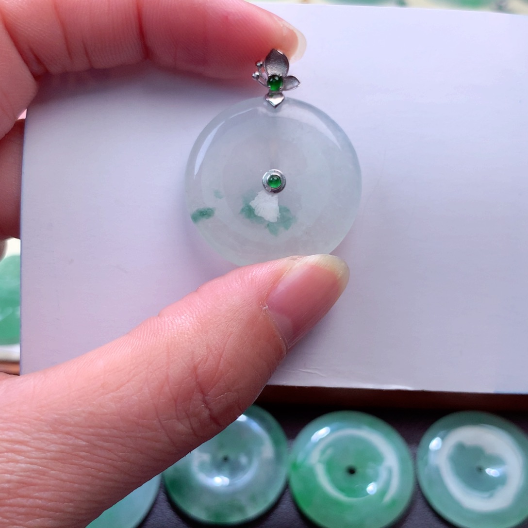 翡翠吊坠(不含链)18K金镶嵌