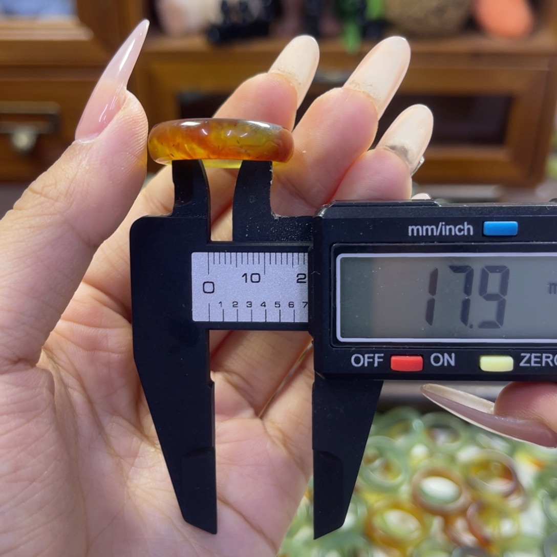 蛇纹石玉未镶嵌手镯57