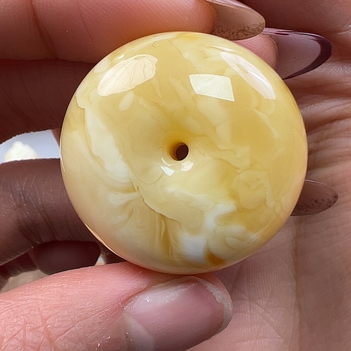 蜜蜡未镶嵌珠宝奇石