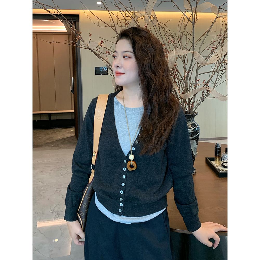 WenWen小个子2025秋季新款韩版撞色拼接假两件羊针织衫上衣4358