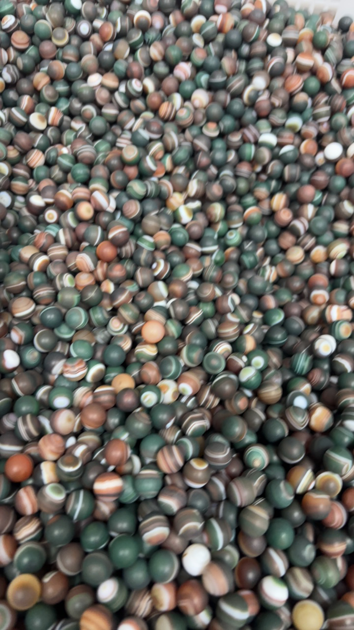 12 杭福利条纹缠丝玛瑙（乱拍发一粒）