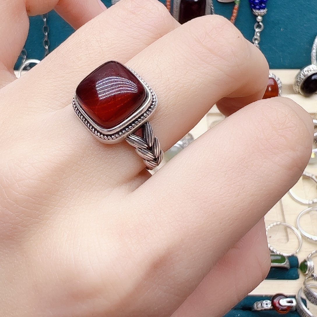 血珀戒指银S925镶嵌天然血珀