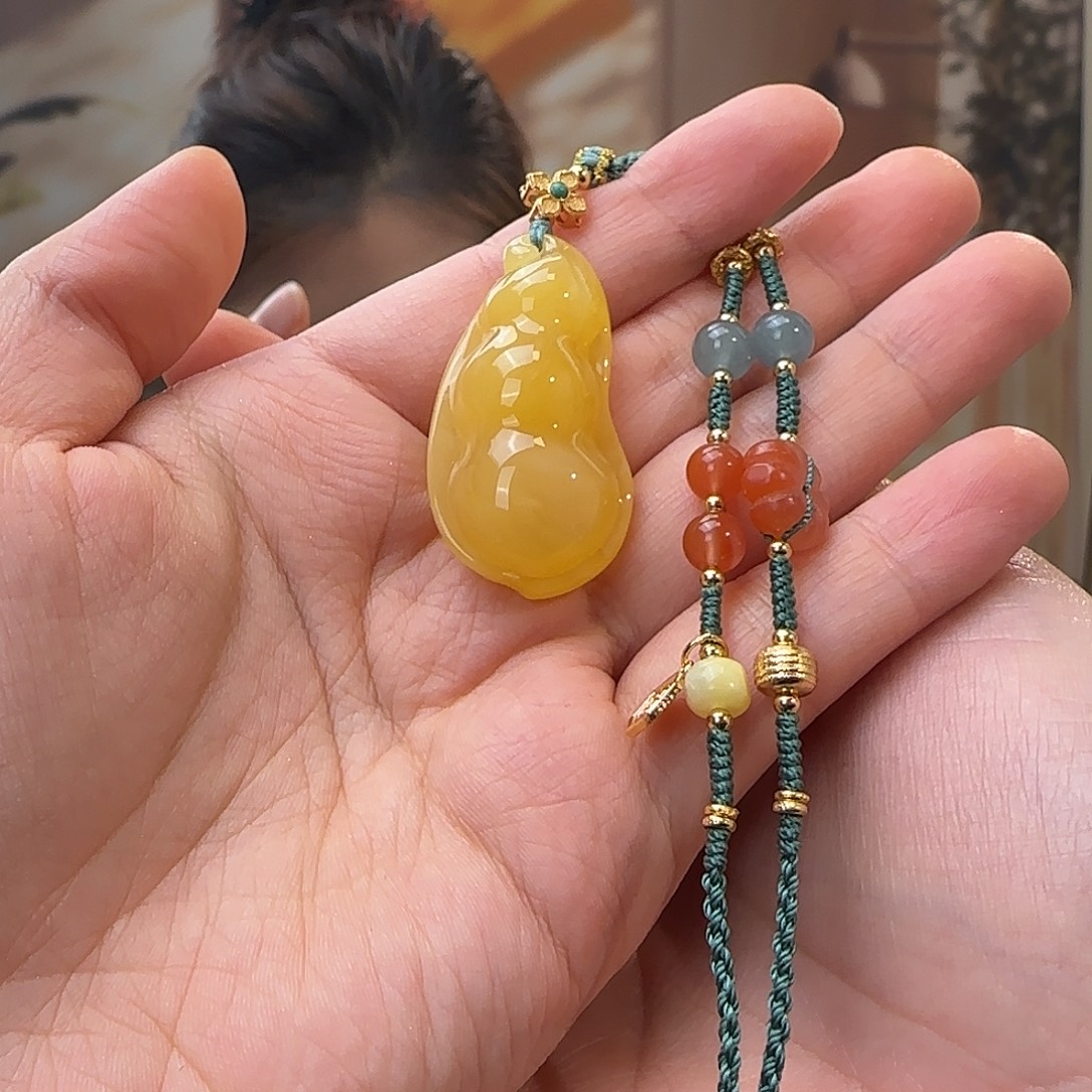 小****蜜蜡未镶嵌吊坠(赠链)